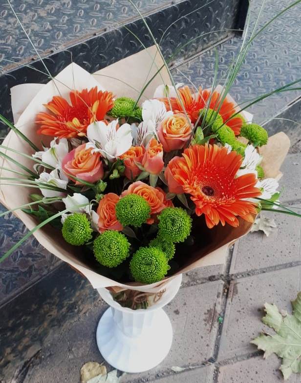 Букет цветов из: Герберы, Хризантемы, Альстромерии и Розы в Шумерле