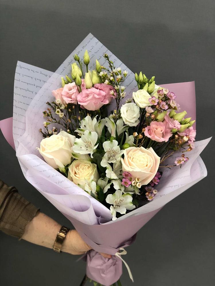 Букет цветов из: Альстромерии, Розы и Лизиантусы в Шумерле