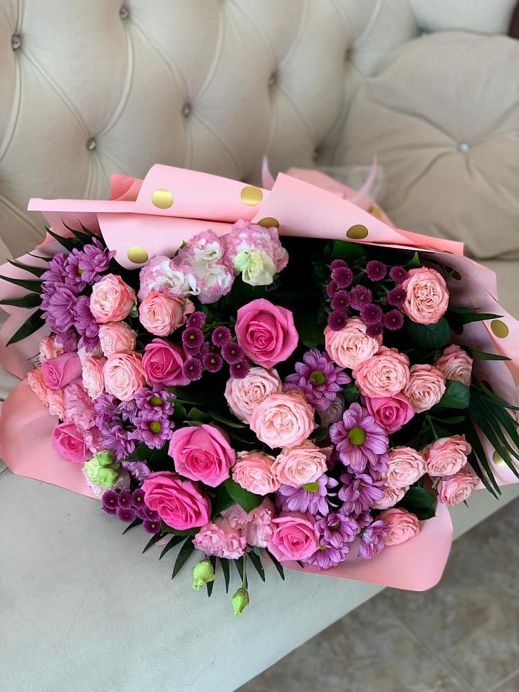 Букет цветов из: Хризантемы, Розы и Лизиантусы в Шумерле