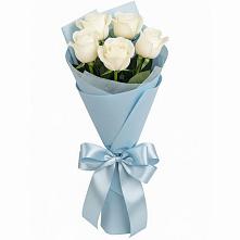 Букет 5 Белых роз Проуд в Шумерле