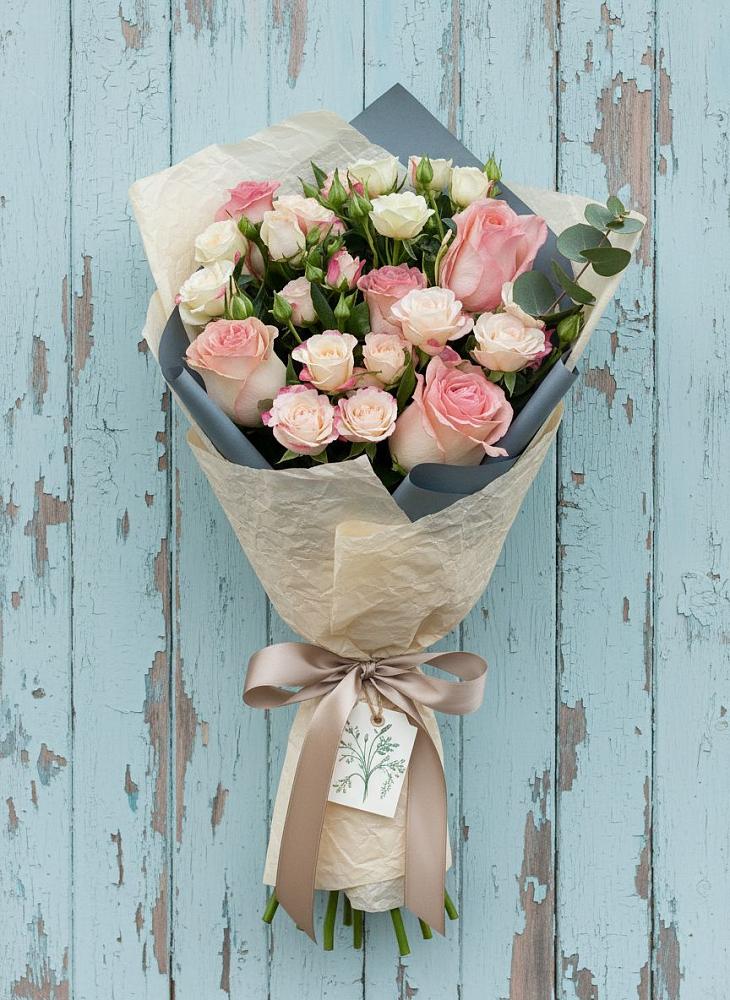 Букет цветов из: Розы в Шумерле