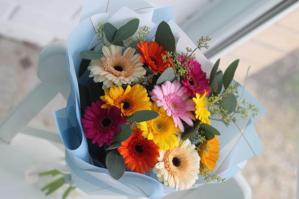 Букет цветов из: Герберы в Шумерле