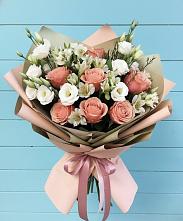 Букет цветов из:  Розы, Альстромерии и Лизиантусы в Шумерле