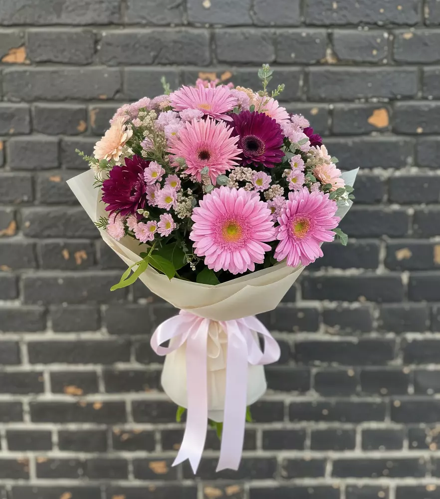 Букет цветов из: Герберы и Хризантемы в Шумерле