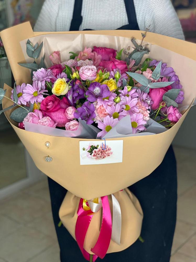 Букет цветов из: Хризантемы, Гвоздики и Альстромерии в Шумерле