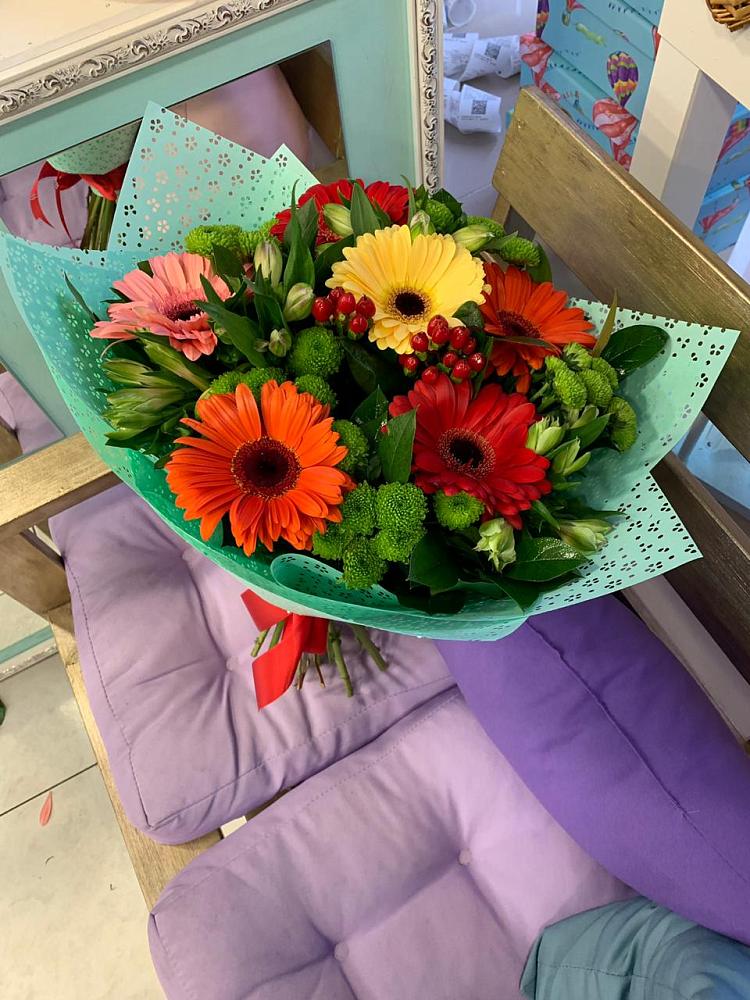 Букет цветов из: Герберы, Хризантемы и Альстромерии в Шумерле