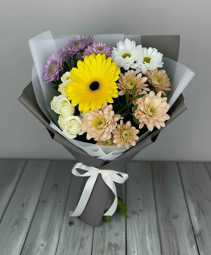 Букет цветов из: Розы, Герберы и Хризантемы в Шумерле