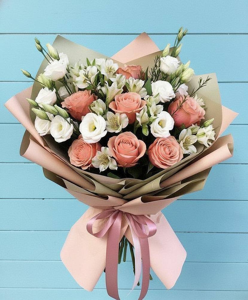 Букет цветов из: Розы, Альстромерии и Лизиантусы в Шумерле