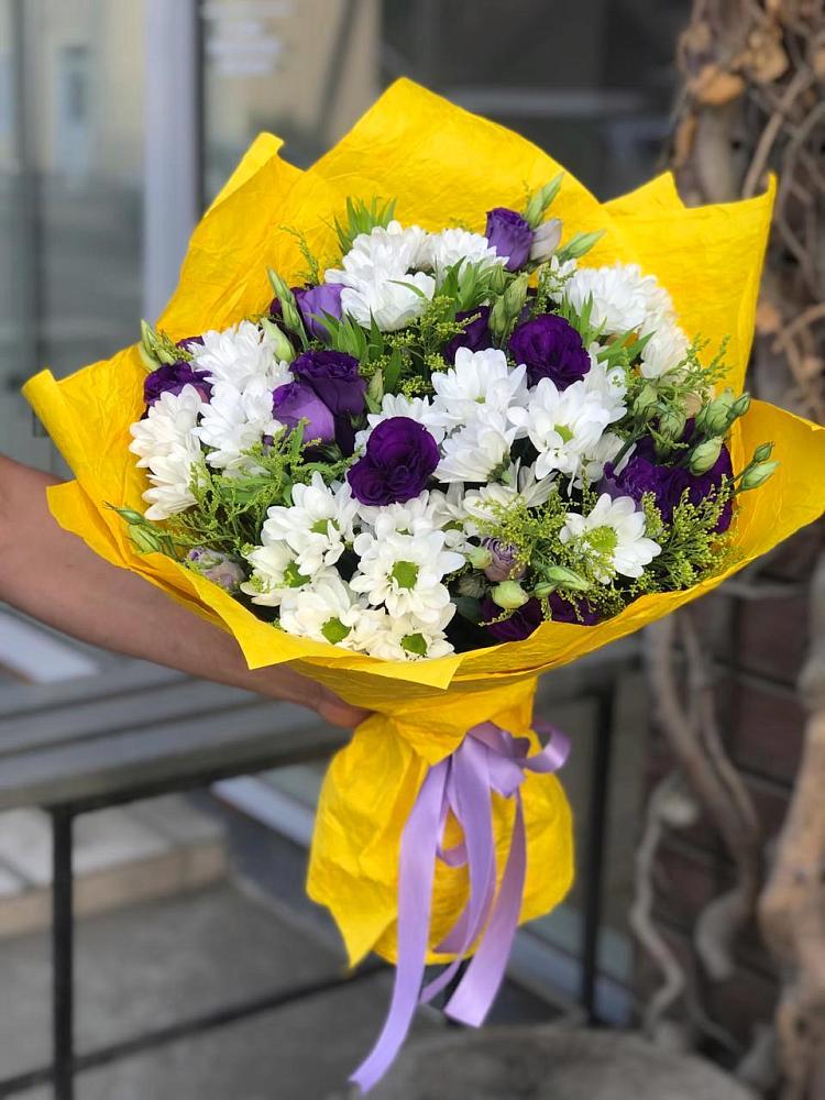 Букет цветов из: Ирисы, Хризантемы и Ромашки в Шумерле