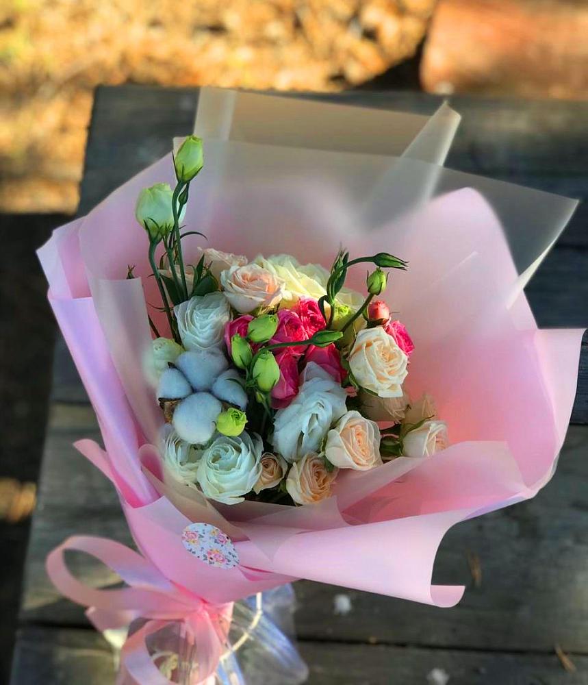 Букет цветов из: Розы и Лизиантусы в Шумерле