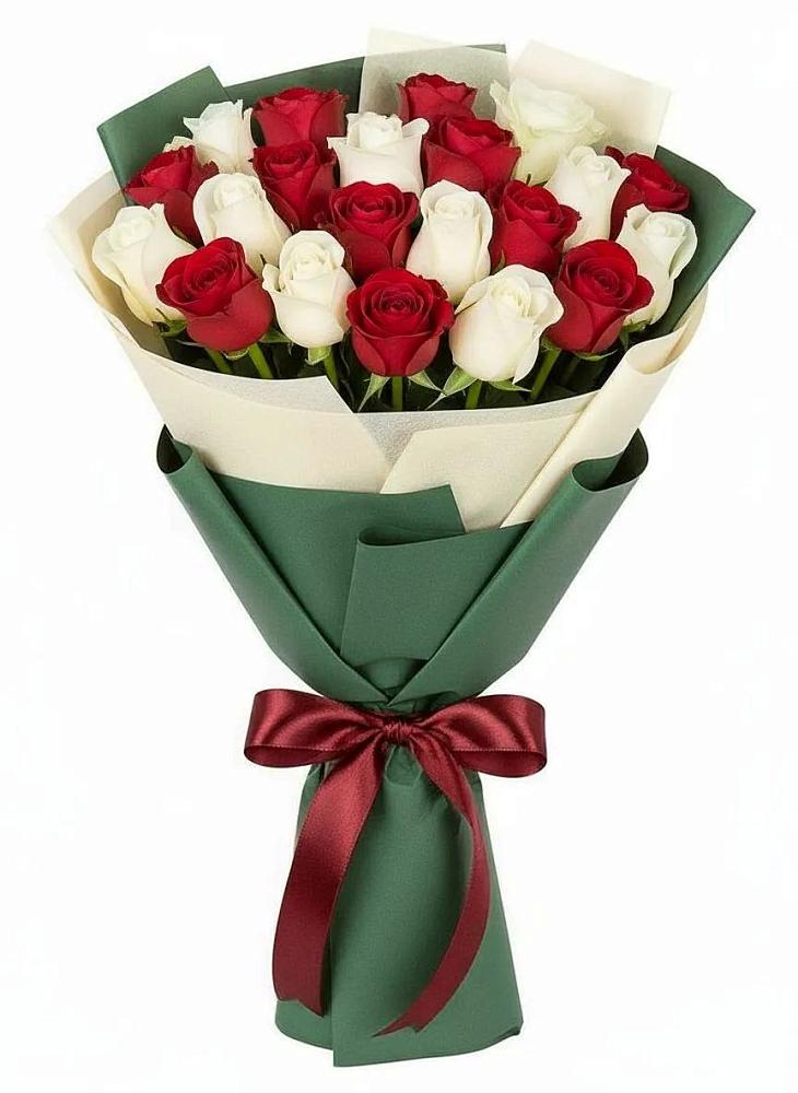 Букет Микс из красных и белых роз в Шумерле