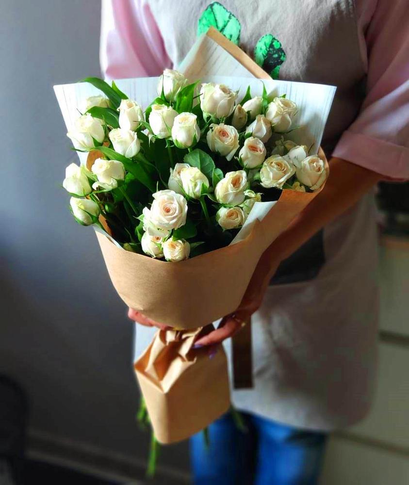 Букет цветов из: Розы в Шумерле
