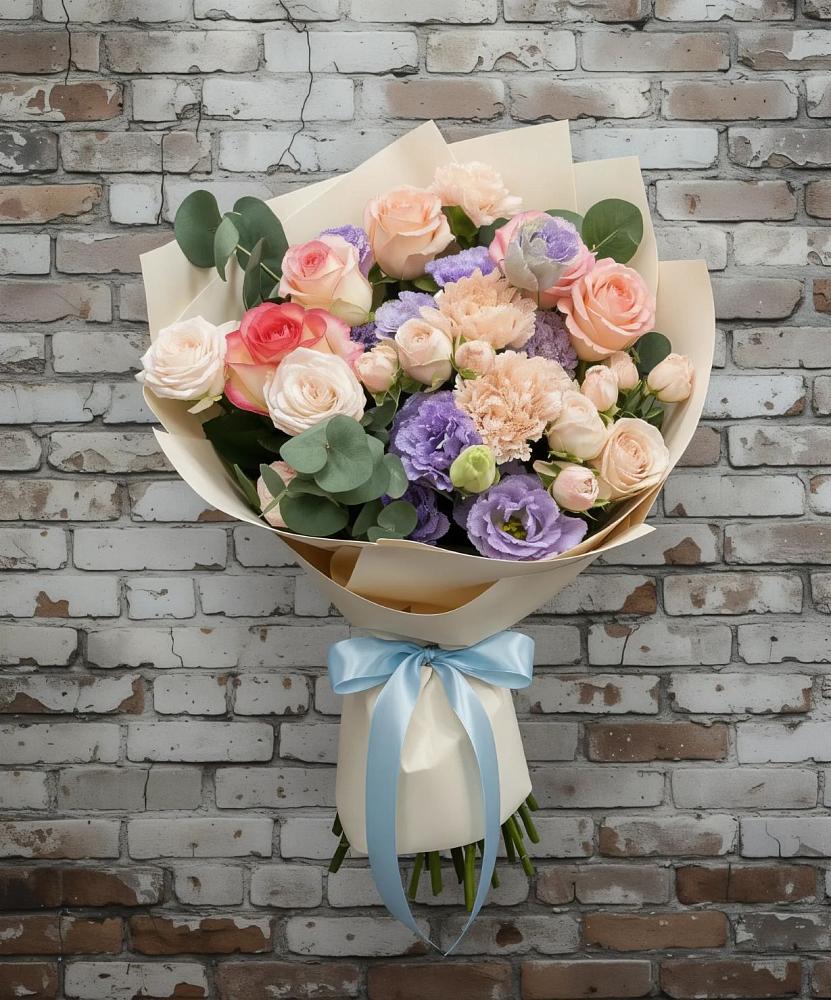 Букет цветов из: Розы, Лизиантусы и Гвоздики в Шумерле