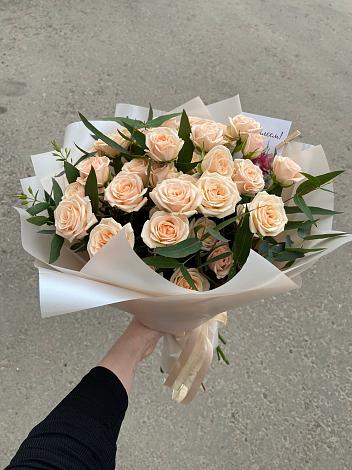 Букет Кремовые розы Латте в Шумерле