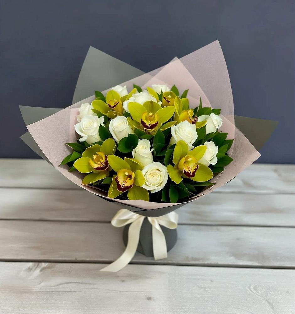 Букет цветов из: Орхидеи и Розы в Шумерле