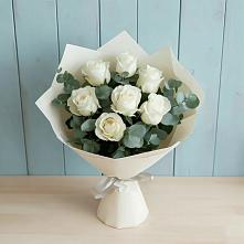 Букет Белые розы в Эвкалипте в Шумерле