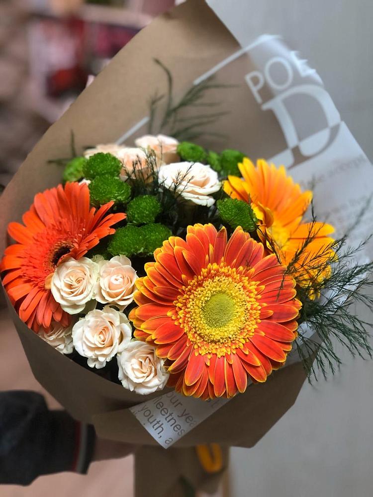 Букет цветов из: Герберы, Хризантемы и Розы в Шумерле