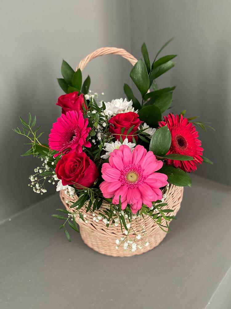Цветочная композиция из Розы, Хризантемы и Герберы в корзине в Шумерле