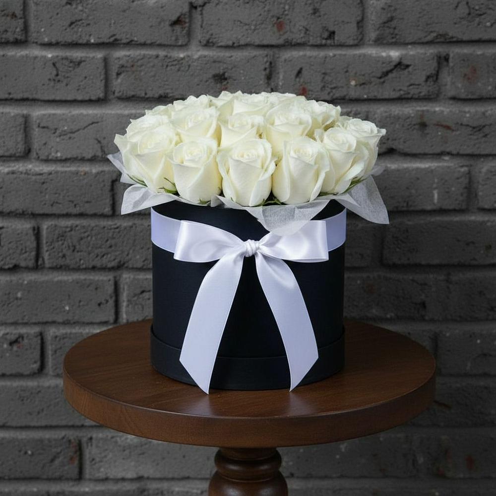 Цветочная композиция из Розы в шляпной коробке в Шумерле