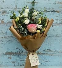 Букет цветов из:  Розы и Лизиантусы в Шумерле