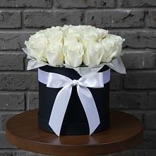 Цветочная композиция из Розы в шляпной коробке в Шумерле