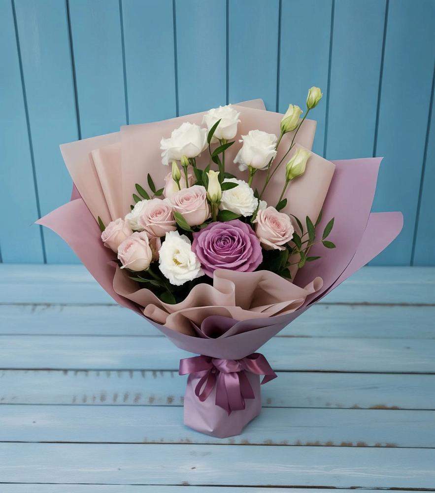 Букет цветов из: Розы и Лизиантусы в Шумерле