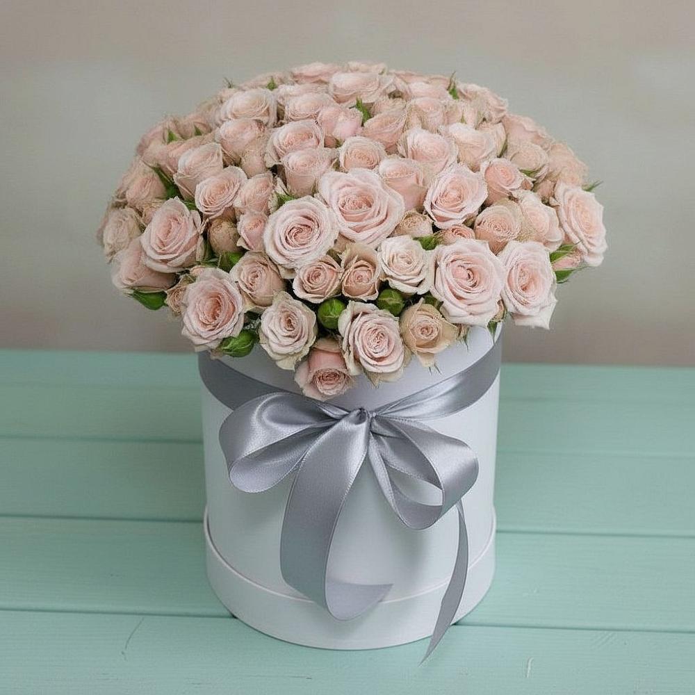 Цветочная композиция из Розы в шляпной коробке в Шумерле