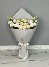 Букет цветов из:  Розы и Лизиантусы в Шумерле